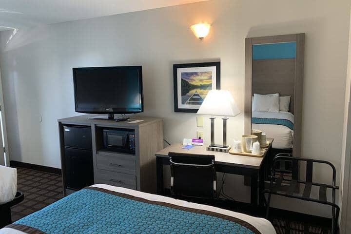 Room 10 of 37