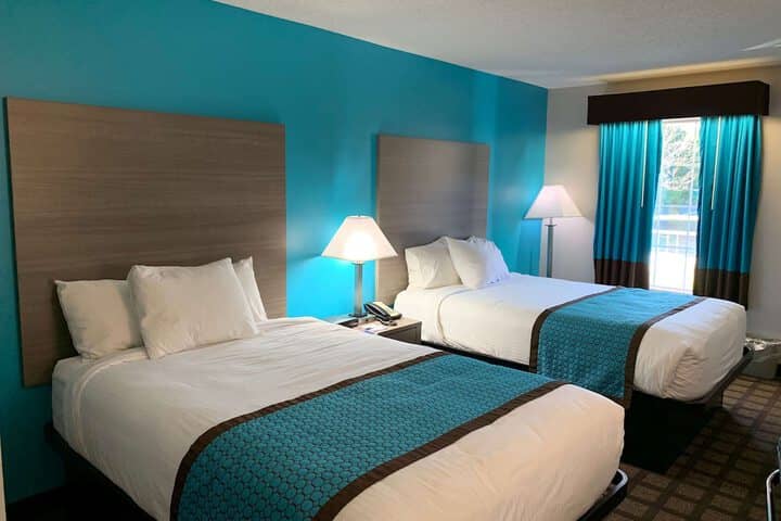 Room 16 of 37